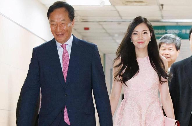 乒乓球全锦赛:王楚钦/孙颖莎晋级混双8强