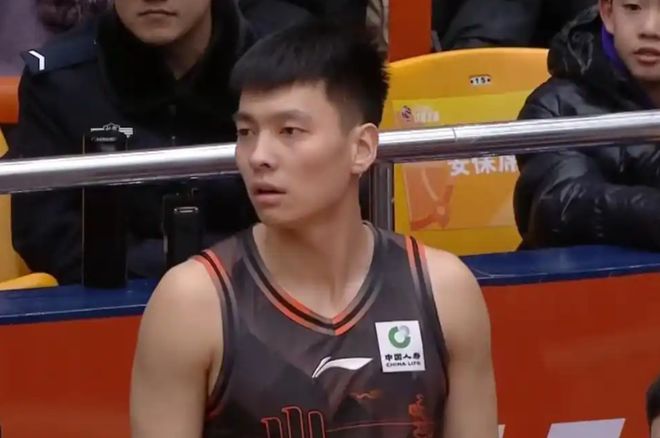 中国篮协通报:李沂泽“虚报年龄”禁赛三年