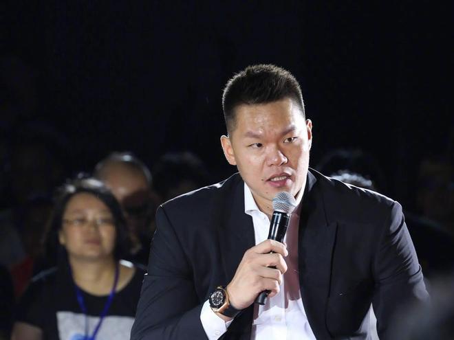 12家店突然全部关闭，3000万元营业额直接断了，黄鑫（35岁，武汉人）一头闯入新赛道！