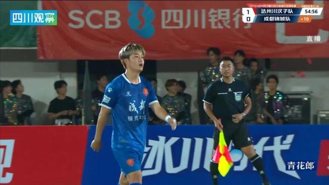 尼克斯夺冠游行搞笑一幕！科勒克被警员当成球迷拦住：本人已回应