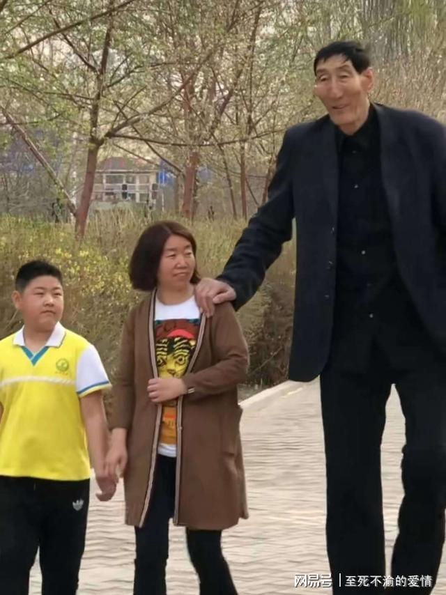 NBA调查伦纳德近一年再曝数百万美元新协议,分析师:不可能只有一人一队