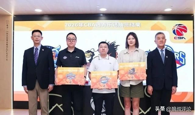 CBA消息!王治郅指导杨瀚森,李炎哲官宣大婚,上海或续约闫鹏飞