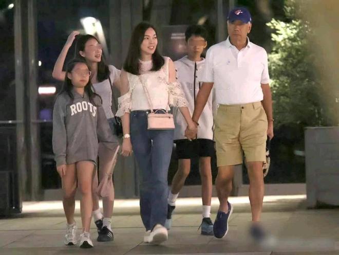 全程挤眉瞪眼，台词硬挤，《小城良方》男主带来“教科书”式演技