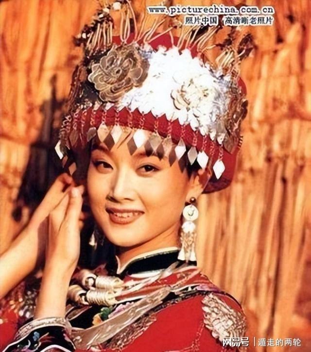 东皇归位！轰52+10+8+8三分创九纪录喜笑颜开 美媒：无法阻挡