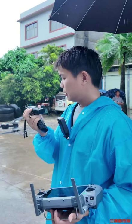 翻译：杨瀚森生日我送他英语书学习，一赛季过去连塑封都没拆