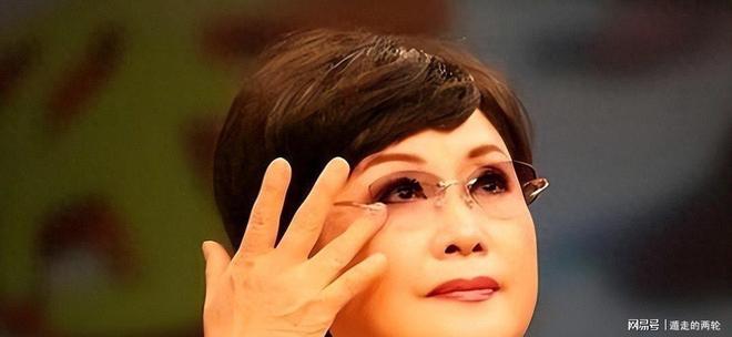 东皇归位！轰52+10+8+8三分创九纪录喜笑颜开 美媒：无法阻挡