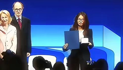 帕尔默染红门将送大礼，热刺2