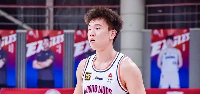 揭秘文班休赛期特训：练出德克招牌后仰跳投 向大梦继续学习低位技术