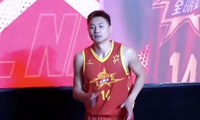揭秘文班休赛期特训：练出德克招牌后仰跳投 向大梦继续学习低位技术